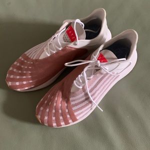 Saysh trainer by Athleta -new never worn-shoe box and cover